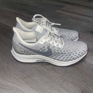 NWT Nike Zoom Pegasus 35 Sneakers